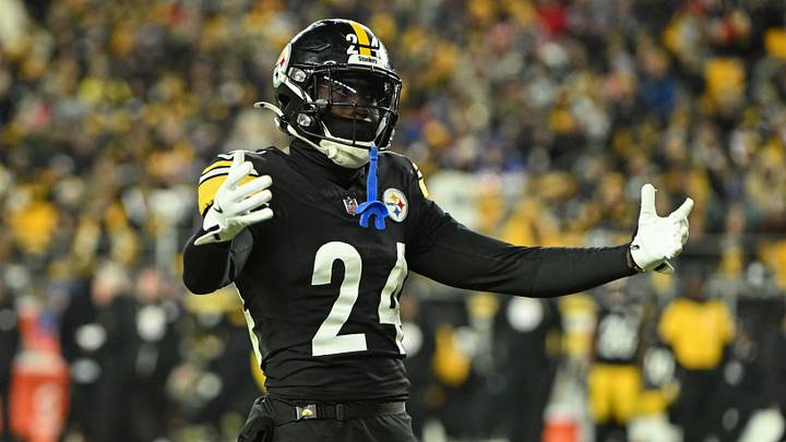 Nov 30, 2025; Pittsburgh, Pennsylvania, USA; Pittsburgh Steelers cornerback Joey Porter Jr. (24) reacts against the Buffalo Bills during the second half at Acrisure Stadium. Mandatory Credit: Barry Reeger-Imagn Images Nov 30, 2025; Pittsburgh, Pennsylvania, USA; Pittsburgh Steelers cornerback Joey Porter Jr. (24) reacts against the Buffalo Bills during the second half at Acrisure Stadium. Mandatory Credit: Barry Reeger-Imagn Images
