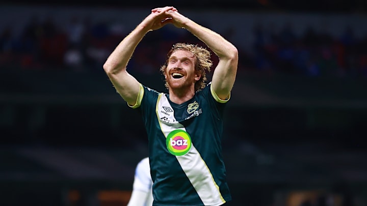 El venezolano Fernando Aristeguieta salió encendido y le marcó un triplete a Cruz Azul en la victoria 1-3 del Puebla. El venezolano Fernando Aristeguieta salió encendido y le marcó un triplete a Cruz Azul en la victoria 1-3 del Puebla.