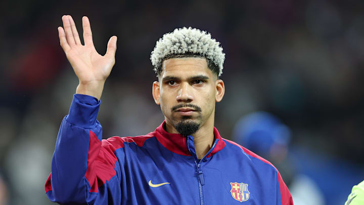 Ronald Araujo a perdu logiquement sa place de titulaire depuis sa blessure. 