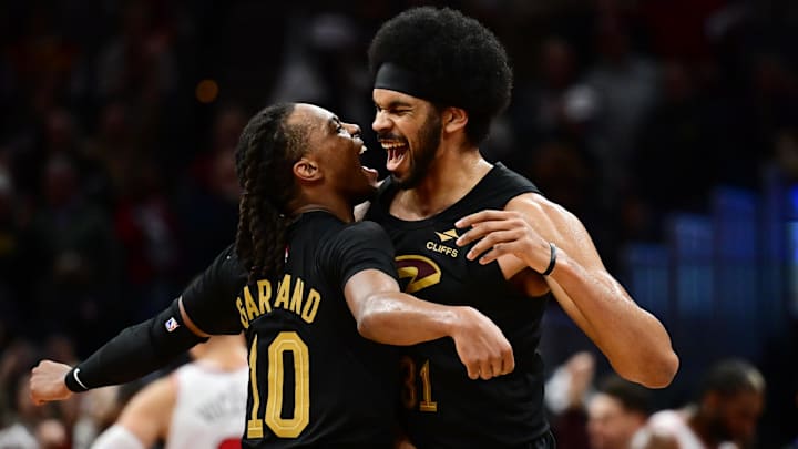 Nov 15, 2024; Cleveland, Ohio, USA; Cleveland Cavaliers guard Darius Garland (10) and center Jarrett Allen (31) celebrate during the second half against the Chicago Bulls at Rocket Mortgage FieldHouse. Mandatory Credit: Ken Blaze-Imagn Images Nov 15, 2024; Cleveland, Ohio, USA; Cleveland Cavaliers guard Darius Garland (10) and center Jarrett Allen (31) celebrate during the second half against the Chicago Bulls at Rocket Mortgage FieldHouse. Mandatory Credit: Ken Blaze-Imagn Images