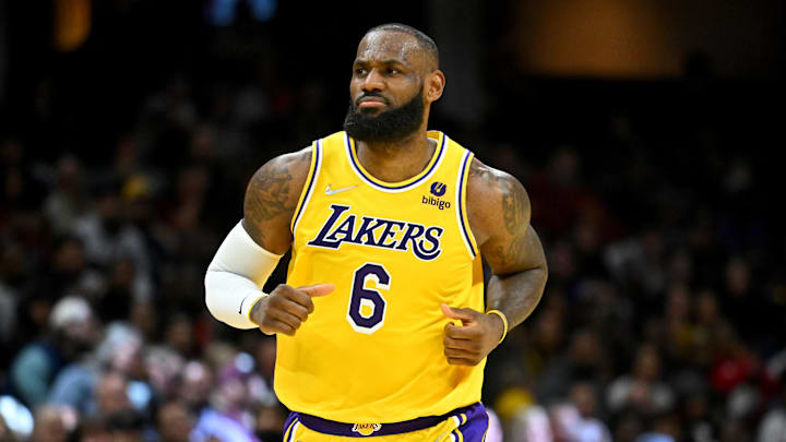 LeBron James va por la marca de puntos de Kareem Abdul-Jabbar