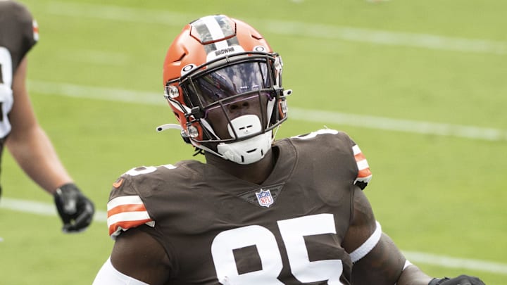 Sep 13, 2020; Baltimore, Maryland, USA; Cleveland Browns tight end David Njoku (85) reacts after scoring a first quarter touchdown against the Baltimore Ravens at M&T Bank Stadium. Mandatory Credit: Tommy Gilligan-Imagn Images Sep 13, 2020; Baltimore, Maryland, USA; Cleveland Browns tight end David Njoku (85) reacts after scoring a first quarter touchdown against the Baltimore Ravens at M&T Bank Stadium. Mandatory Credit: Tommy Gilligan-Imagn Images