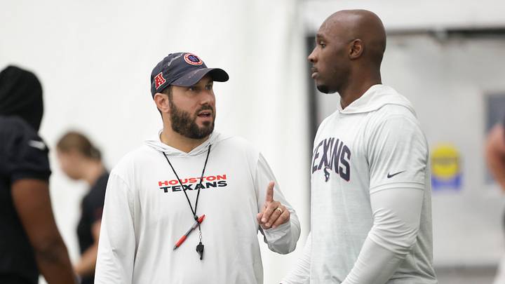 Jul 31, 2026; Houston, TX, USA; Houston Texans offensive coordinator Nick Caley talks with head coach DeMeco Ryans during training camp at Houston Methodist Training Center. Mandatory Credit: Troy Taormina-Imagn Images Jul 31, 2026; Houston, TX, USA; Houston Texans offensive coordinator Nick Caley talks with head coach DeMeco Ryans during training camp at Houston Methodist Training Center. Mandatory Credit: Troy Taormina-Imagn Images
