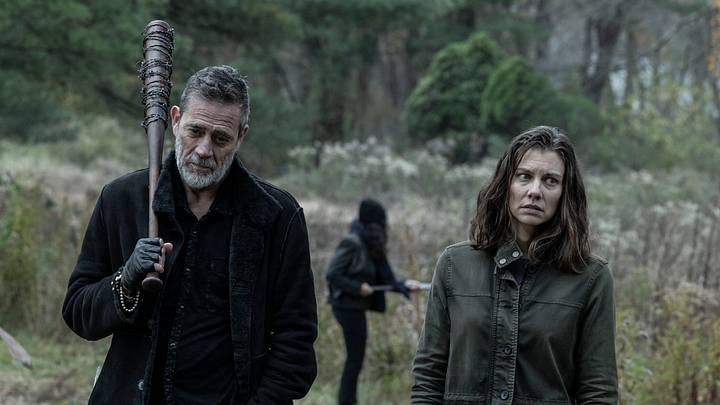 Lauren Cohan as Maggie, Jeffrey Dean Morgan as Negan - The Walking Dead: Dead City _ Season 3, Episode 3 - Photo Credit: Robert Clark/AMC Lauren Cohan as Maggie, Jeffrey Dean Morgan as Negan - The Walking Dead: Dead City _ Season 3, Episode 3 - Photo Credit: Robert Clark/AMC