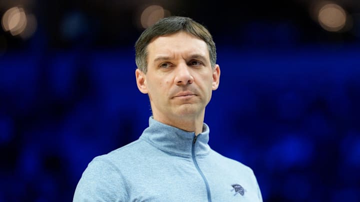 Jan 29, 2026; Minneapolis, Minnesota, USA; Oklahoma City Thunder head coach Mark Daigneault calls a time out against the Minnesota Timberwolves in the third quarter at Target Center. Mandatory Credit: Matt Blewett-Imagn Images