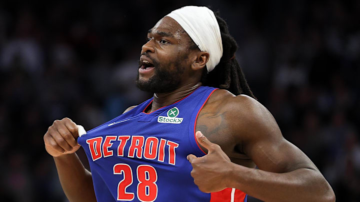 Mar 30, 2025; Minneapolis, Minnesota, USA; Detroit Pistons center Isaiah Stewart (28) gestures towards the crowd after a fight against the Minnesota Timberwolves during the second quarter at Target Center. Stewart was later ejected from the game. Mandatory Credit: Matt Krohn-Imagn Images Mar 30, 2025; Minneapolis, Minnesota, USA; Detroit Pistons center Isaiah Stewart (28) gestures towards the crowd after a fight against the Minnesota Timberwolves during the second quarter at Target Center. Stewart was later ejected from the game. Mandatory Credit: Matt Krohn-Imagn Images