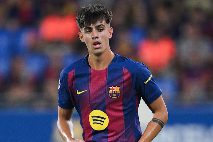 Marc Bernal Barcelona player