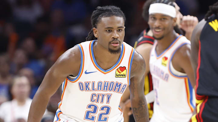 Oct 27, 2024; Oklahoma City, Oklahoma, USA; Oklahoma City Thunder guard Cason Wallace (22) defends Atlanta Hawks guard Keaton Wallace (2) during the second half at Paycom Center. Mandatory Credit: Alonzo Adams-Imagn Images Oct 27, 2024; Oklahoma City, Oklahoma, USA; Oklahoma City Thunder guard Cason Wallace (22) defends Atlanta Hawks guard Keaton Wallace (2) during the second half at Paycom Center. Mandatory Credit: Alonzo Adams-Imagn Images