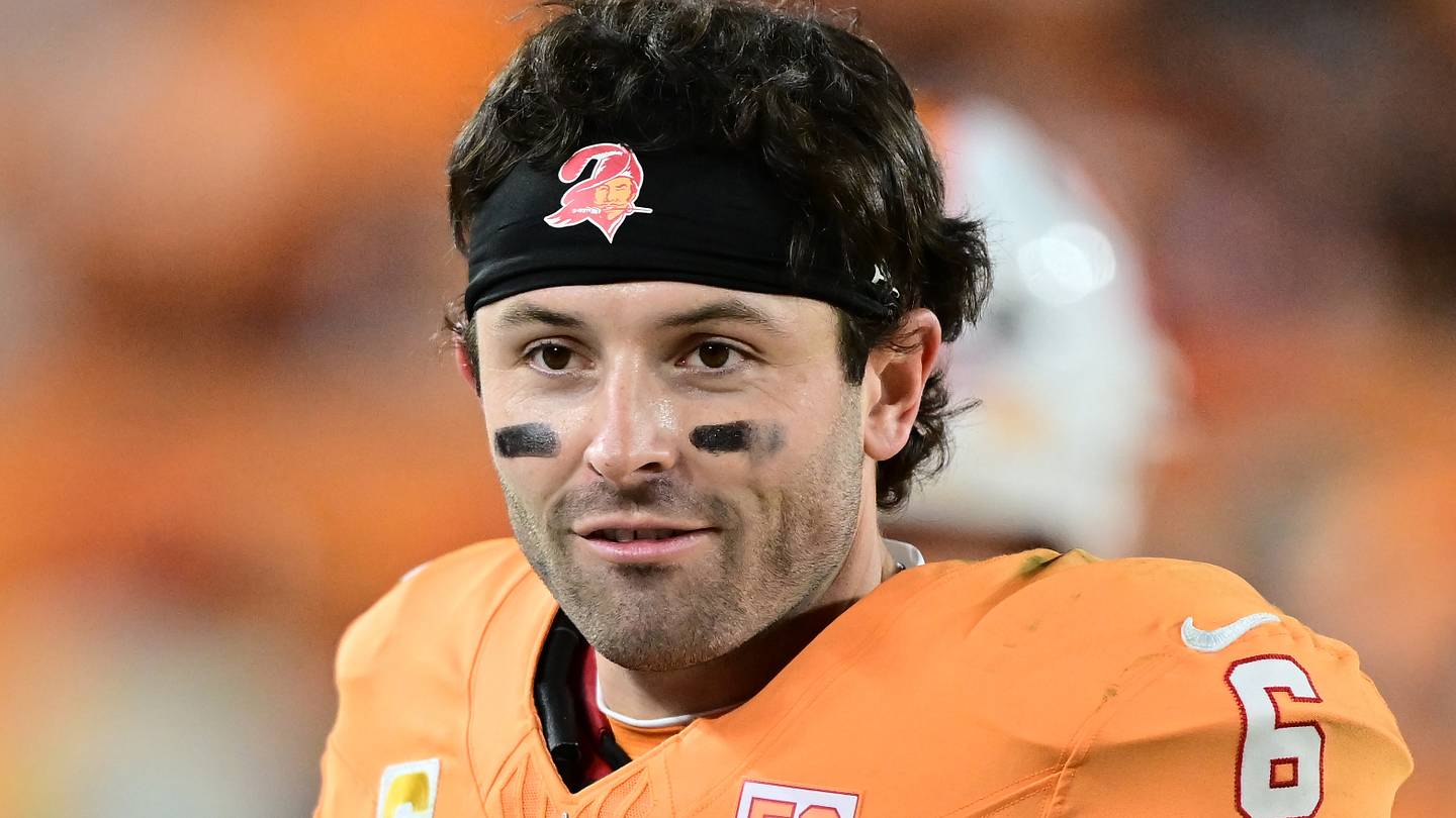 Buccaneers Seize NFC South Lead, Control Playoff Fate