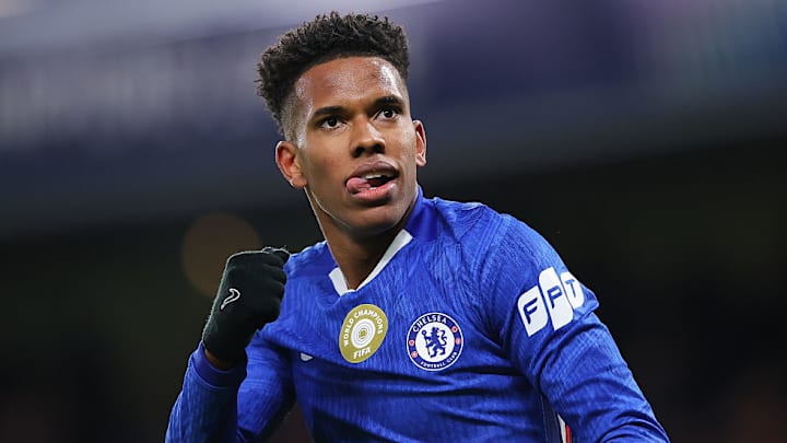 Estêvão is one of the best young players in the world. Estêvão is one of the best young players in the world.