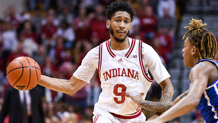 Indiana Hoosiers guard Kanaan Carlyle (9) passes against Eastern Illinois at Simon Skjodt Assembly Hall.