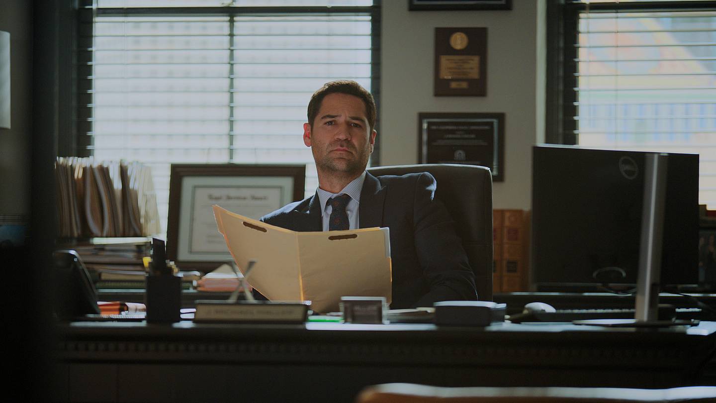Netflix's Lincoln Lawyer Returns: New Season, New Challenges!