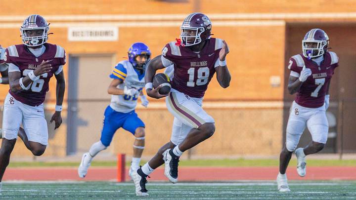 Humble Summer Creek's Tyler Hosea returned a fumble for a touchdown against Houston Channelview last week. Humble Summer Creek's Tyler Hosea returned a fumble for a touchdown against Houston Channelview last week.