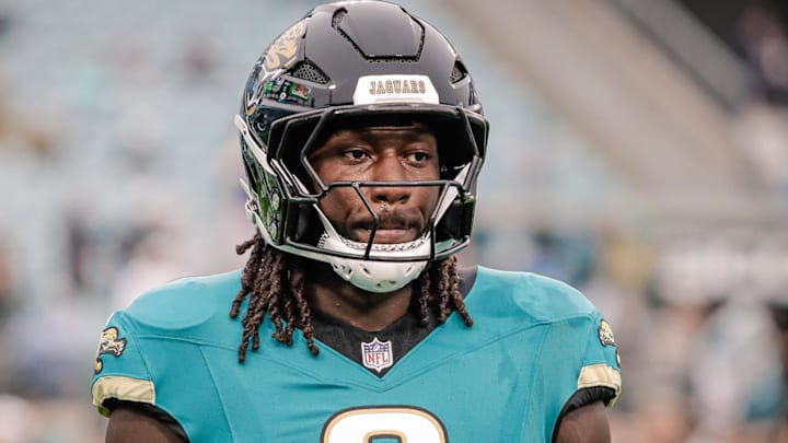 Dec 7, 2025; Jacksonville, Florida, USA;Jacksonville Jaguars linebacker Devin Lloyd (0) stands on the field during pregame warmups against the Indianapolis Colts at EverBank Stadium. Mandatory Credit: Travis Register-Imagn Images