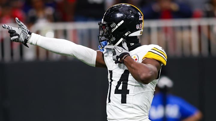 Sep 8, 2024; Atlanta, Georgia, USA; Pittsburgh Steelers wide receiver George Pickens (14) reacts after a catch against the Atlanta Falcons in the third quarter at Mercedes-Benz Stadium. Mandatory Credit: Brett Davis-Imagn Images Sep 8, 2024; Atlanta, Georgia, USA; Pittsburgh Steelers wide receiver George Pickens (14) reacts after a catch against the Atlanta Falcons in the third quarter at Mercedes-Benz Stadium. Mandatory Credit: Brett Davis-Imagn Images