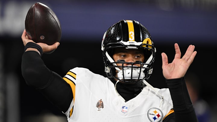 Pittsburgh Steelers quarterback Russell Wilson warms up for a game.