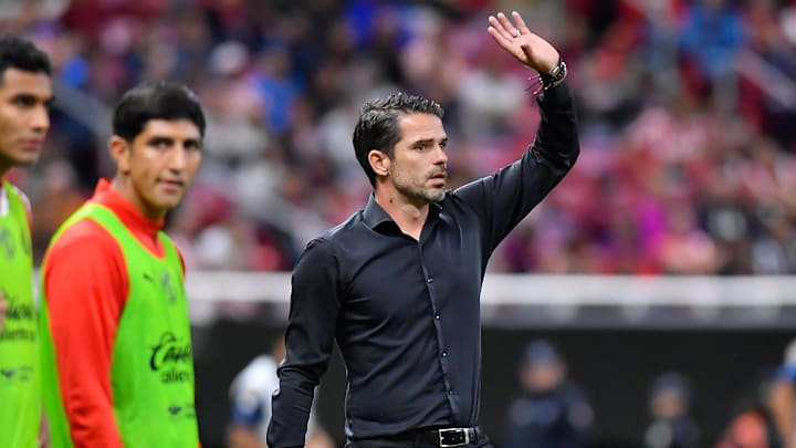 Fernando Gago (right) managed his last game for Chivas in the 2–3 loss to Atlas in El Clásico Tapatío on Saturday, Oct. 5.