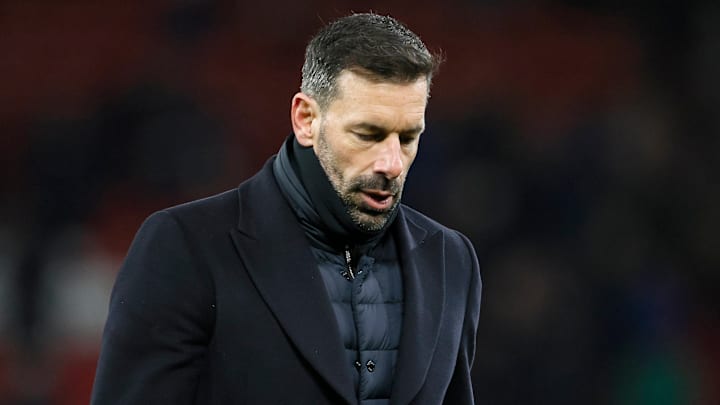 Van Nistelrooy’s exit from Leicester is now official.