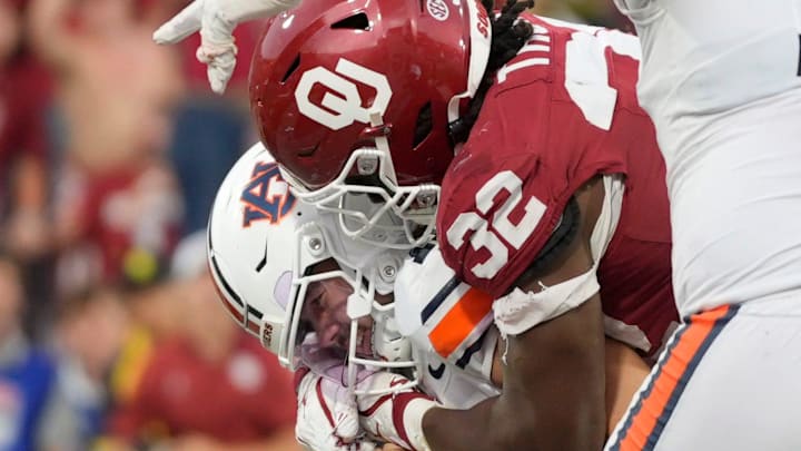 CBS Sports' Shehan Jeyarajah tabbed Oklahoma Sooners EDGE R Mason Thomas as "one of the nation's best" after OU's win over Auburn
