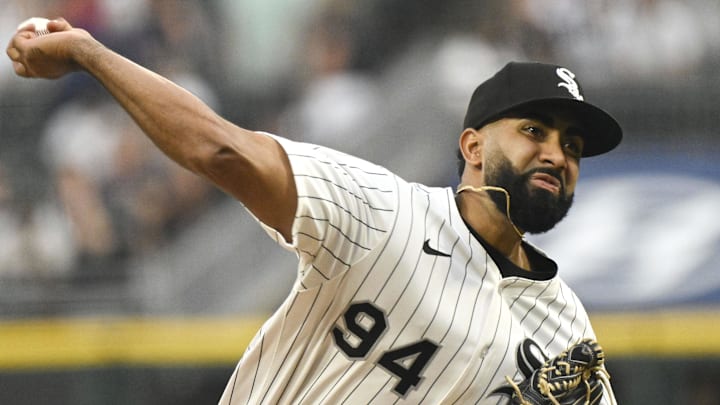 Chicago White Sox pitcher Yoendrys Gomez throws against the Detroit Tigers at Rate Field.