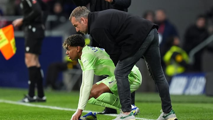 Hansi Flick räumt mit einem Yamal-Gerücht auf