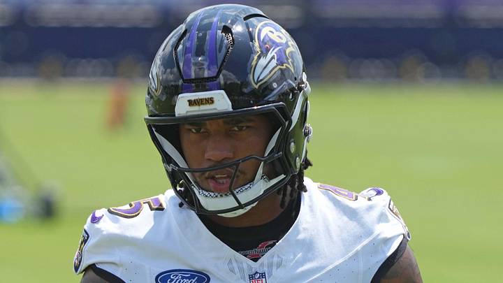 Baltimore Ravens linebacker Mike Green