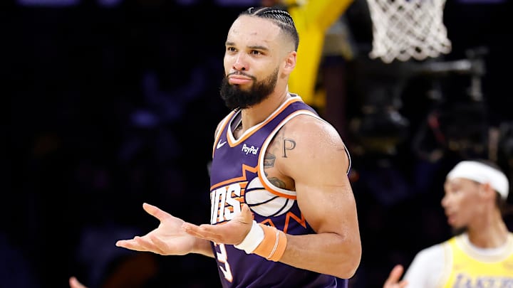 Phoenix Suns v Los Angeles Lakers