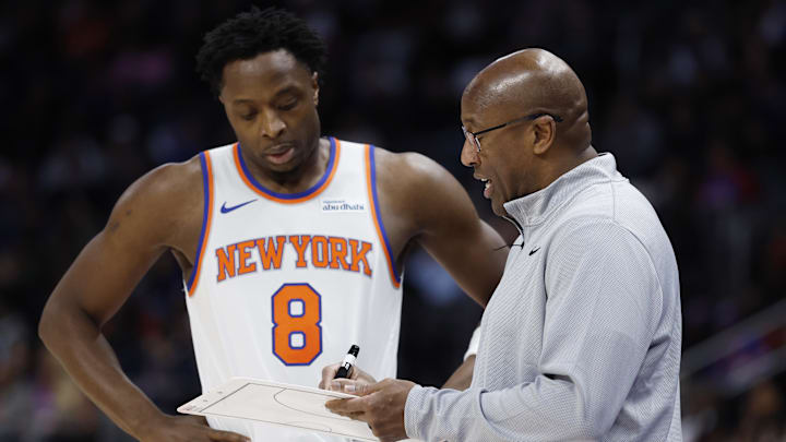Jan 5, 2026; Detroit, Michigan, USA; New York Knicks head coach Mike Brown talks to forward Og Anunoby (8) in the first half against the Detroit Pistons at Little Caesars Arena. Mandatory Credit: Rick Osentoski-Imagn Images Jan 5, 2026; Detroit, Michigan, USA; New York Knicks head coach Mike Brown talks to forward Og Anunoby (8) in the first half against the Detroit Pistons at Little Caesars Arena. Mandatory Credit: Rick Osentoski-Imagn Images