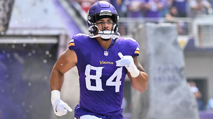 Minnesota Vikings TE Josh Oliver
