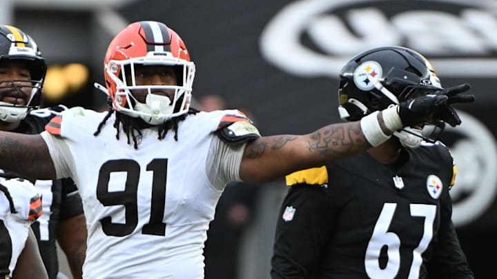 Cleveland Browns defensive end Alex Wright reacts during the fourth quarter at Acrisure Stadium.