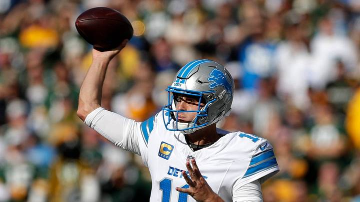 Detroit Lions quarterback Jared Goff (16) passes the ball during the 2025 season opener against the Green Bay Packers 