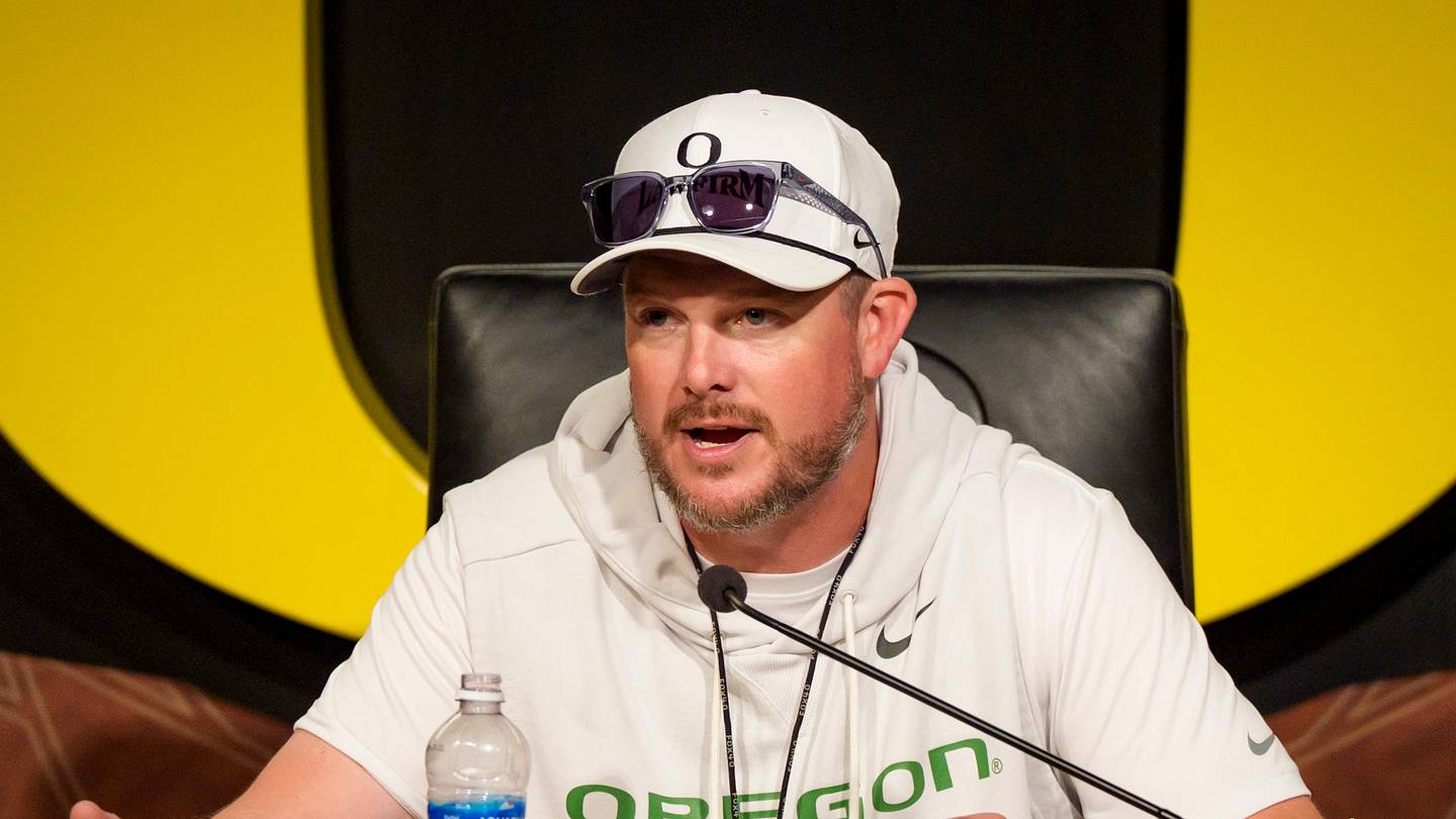 Dan Lanning Faces Intriguing Challenge With Oregon Ducks Receivers