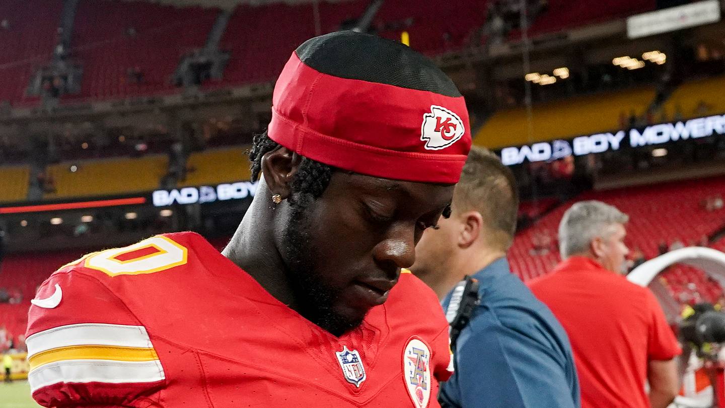 Former Chiefs teammates get very different news after Lions tryout