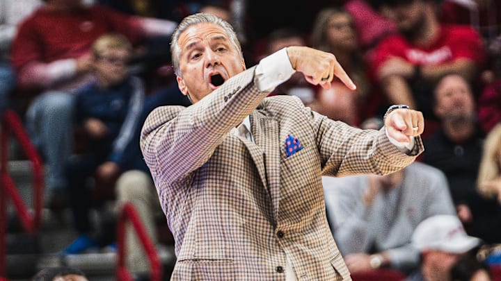 John Calipari gives orders against Maryland Eastern-Shore. The Razorbacks won 109-35.