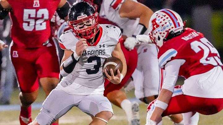 Muskego junior running back Bryson Hoeffler (3) runs upfield versus Arrowhead in a Classic 8 Conference showdown on Oct. 2, 2026. Muskego junior running back Bryson Hoeffler (3) runs upfield versus Arrowhead in a Classic 8 Conference showdown on Oct. 2, 2026.