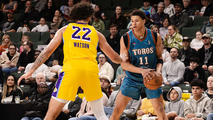 Jan 9, 2025; Cedar Park, Texas, USA; San Antonio Spurs forward Carter Bryant (11) prepares for a shot in the second half against the South Bay Lakers at H-E-B Center at Cedar Park.