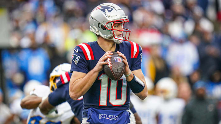 Dec 28, 2024; Foxborough, Massachusetts, USA; New England Patriots quarterback Drake Maye (10) looks to pass the ball against the Los Angeles Chargers in the first half at Gillette Stadium. Mandatory Credit: David Butler II-Imagn Images Dec 28, 2024; Foxborough, Massachusetts, USA; New England Patriots quarterback Drake Maye (10) looks to pass the ball against the Los Angeles Chargers in the first half at Gillette Stadium. Mandatory Credit: David Butler II-Imagn Images