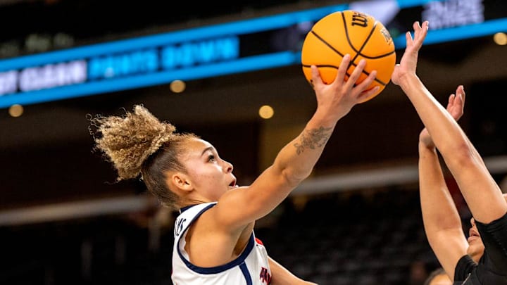 Scenes from the women's basketball game between Vanderbilt and Arizona at Acrisure Arena in Palm Desert, Calif., on Tuesday, November 26, 2024. Scenes from the women's basketball game between Vanderbilt and Arizona at Acrisure Arena in Palm Desert, Calif., on Tuesday, November 26, 2024.