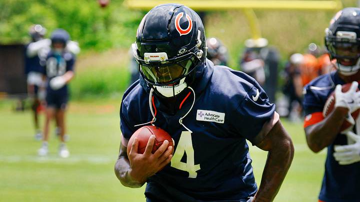 Jun 9, 2026; Lake Forest, IL, USA; Chicago Bears running back D'Andre Swift (4) runs with the ball during Chicago Bears Minicamp at Halas Hall. Mandatory Credit: Kamil Krzaczynski-Imagn Images