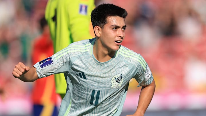 กิลแบร์โต โมรา ทำให้แฟนบอลคลั่งไคล้ด้วยสามคำที่น่าหวังเกี่ยวกับอาการบาดเจ็บก่อนฟุตบอลโลก