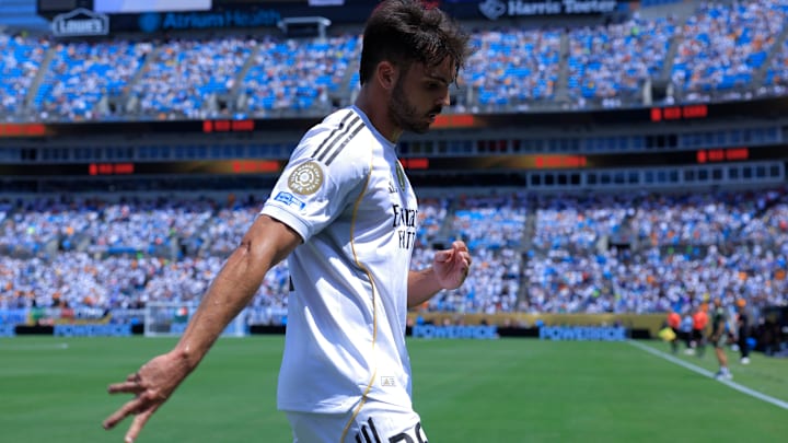 Raul Asencio a été expulsé en début de match face à Pachuca. Raul Asencio a été expulsé en début de match face à Pachuca.