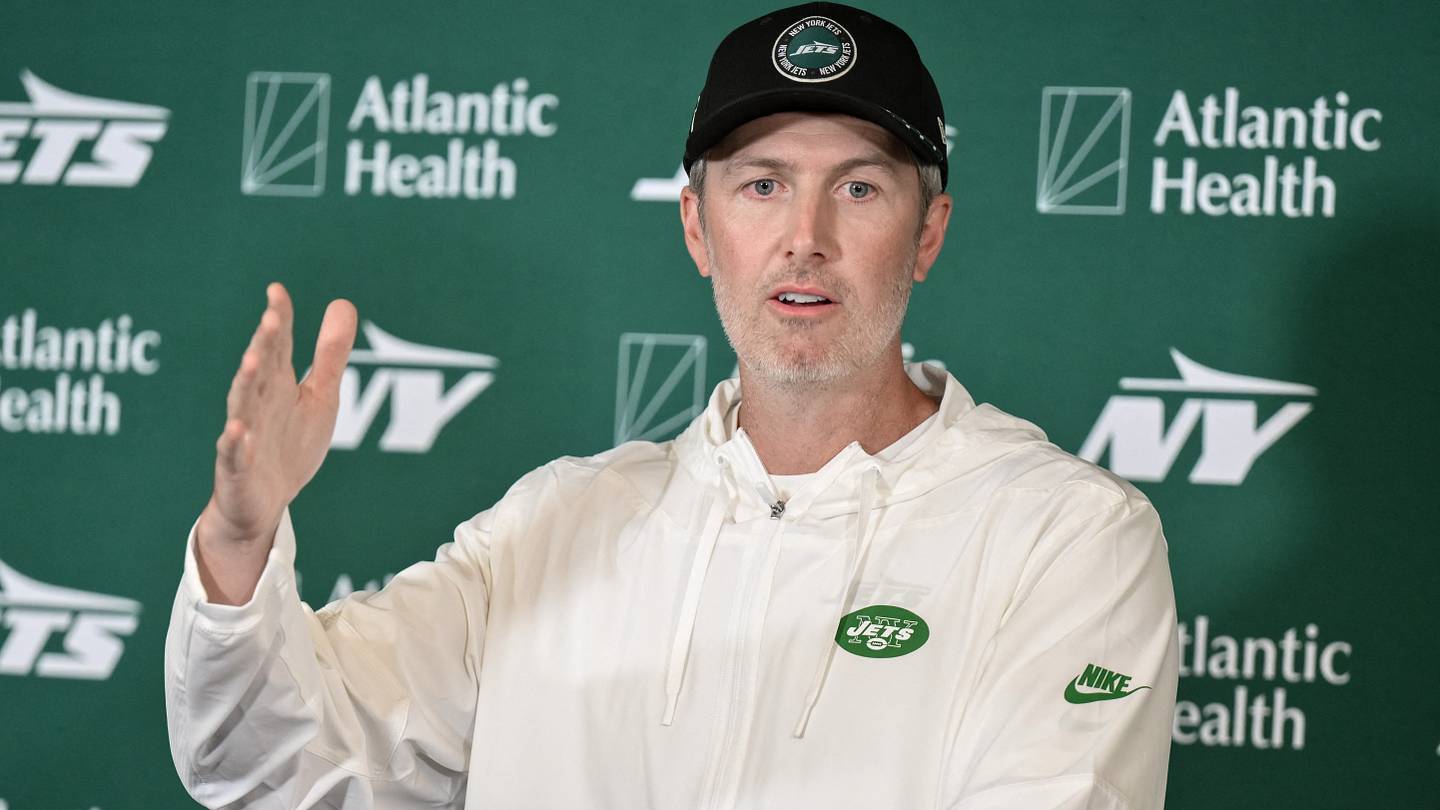 One Trade Jets Should Make to Address Interior OL Depth Concerns Before Preseason Ends 