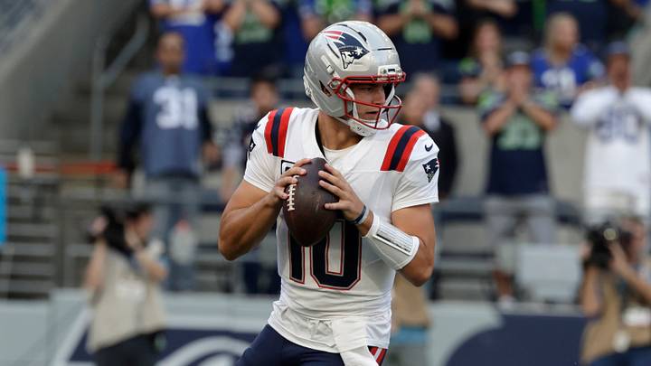 Sep 9, 2026; Seattle, Washington, USA; New England Patriots quarterback Drake Maye (10) drops to throw during the first quarter against the Seattle Seahawks at Lumen Field. Mandatory Credit: Joe Nicholson-Imagn Images Sep 9, 2026; Seattle, Washington, USA; New England Patriots quarterback Drake Maye (10) drops to throw during the first quarter against the Seattle Seahawks at Lumen Field. Mandatory Credit: Joe Nicholson-Imagn Images