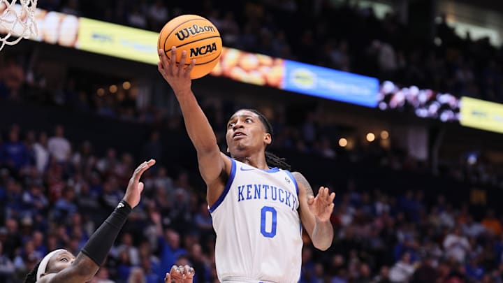 Rob Dillingham es un basquetbolista que se destaca, a pesar de su cuerpo más bien pequeño
