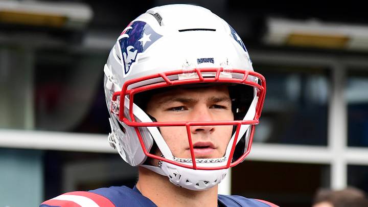 New England Patriots quarterback Drake Maye (10) looks on 