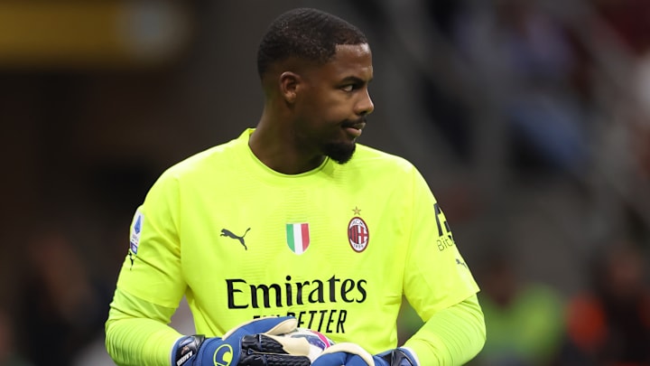 Mike Maignan devrait être de retour le week-end prochain avec le Milan AC Mike Maignan devrait être de retour le week-end prochain avec le Milan AC