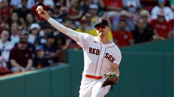 Hernández regresa a los Dodgers tras no cumplir con las expectativas en Boston durante el 2023