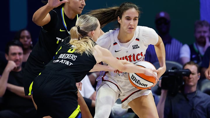 Wings Coach Notes How Sonia Citron Makes Offense 'Really Hard' for Paige  Bueckers