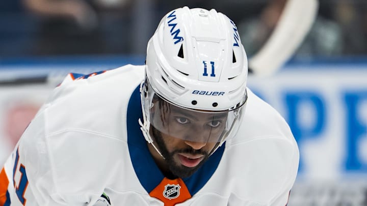 Jan 19, 2026; Vancouver, British Columbia, CAN; New York Islanders forward Anthony Duclair (11) waits for a faceoff against the Vancouver Canucks in the second period at Rogers Arena. Mandatory Credit: Bob Frid-Imagn Images