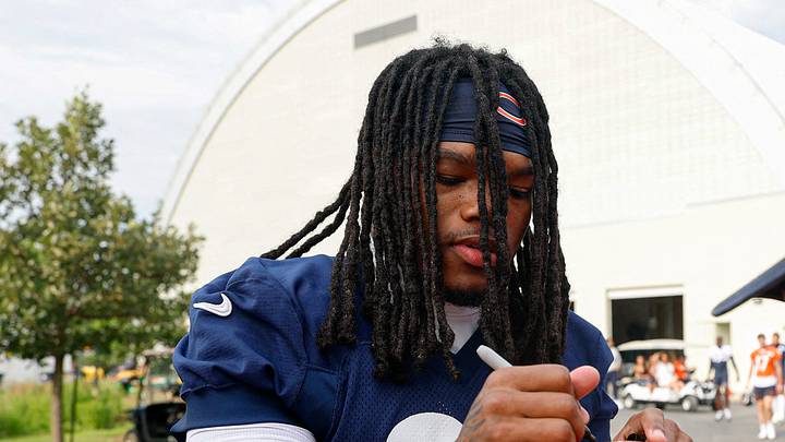 Jul 31, 2026; Lake Forest, IL, USA; Chicago Bears wide receiver Zavion Thomas (81) signs autographs during Training Camp at Halas Hall. Mandatory Credit: Kamil Krzaczynski-Imagn Images